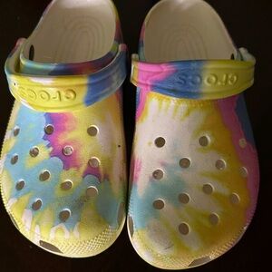 Women’s rainbow crocs size 8